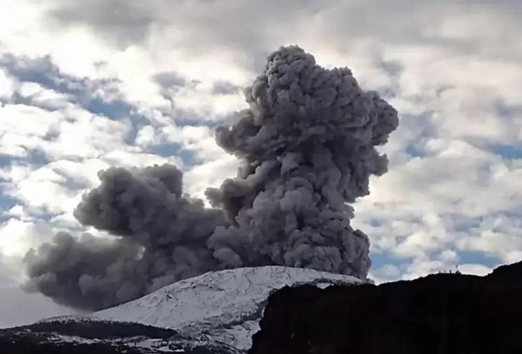 Volcán Nevado del Ruiz se encuentra en nivel de actividad naranja o II 